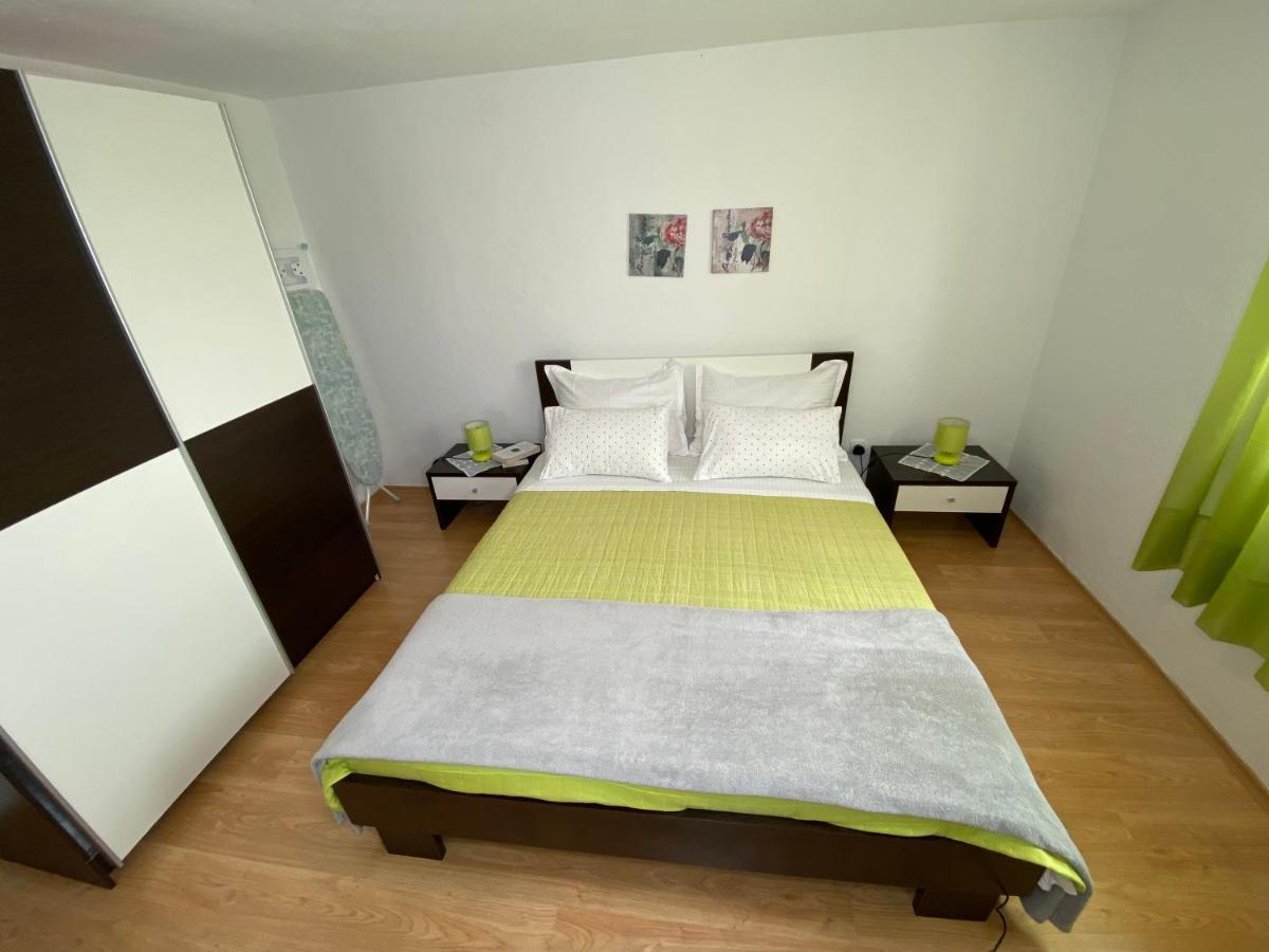 Apartment Carmen Trogir Exterior photo