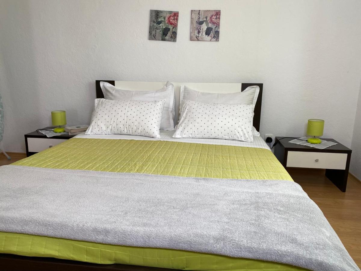 Apartment Carmen Trogir Exterior photo