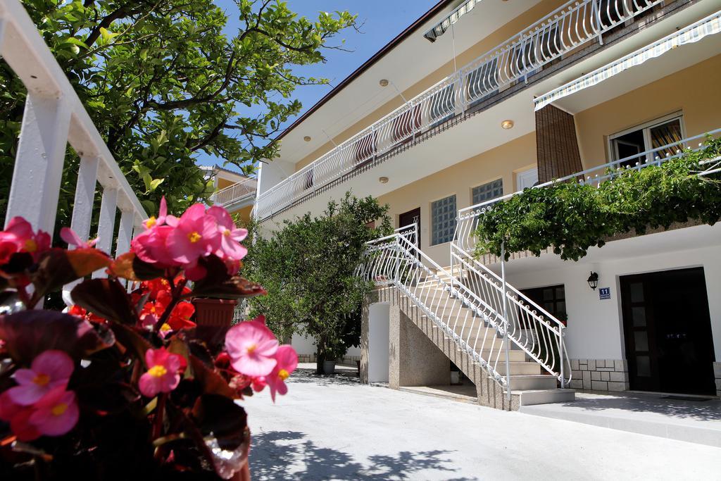 Apartment Carmen Trogir Exterior photo