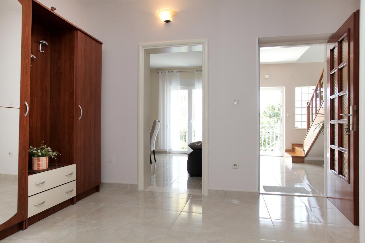 Apartment Carmen Trogir Exterior photo