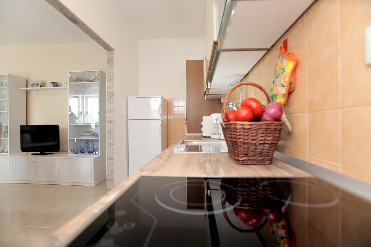 Apartment Carmen Trogir Exterior photo