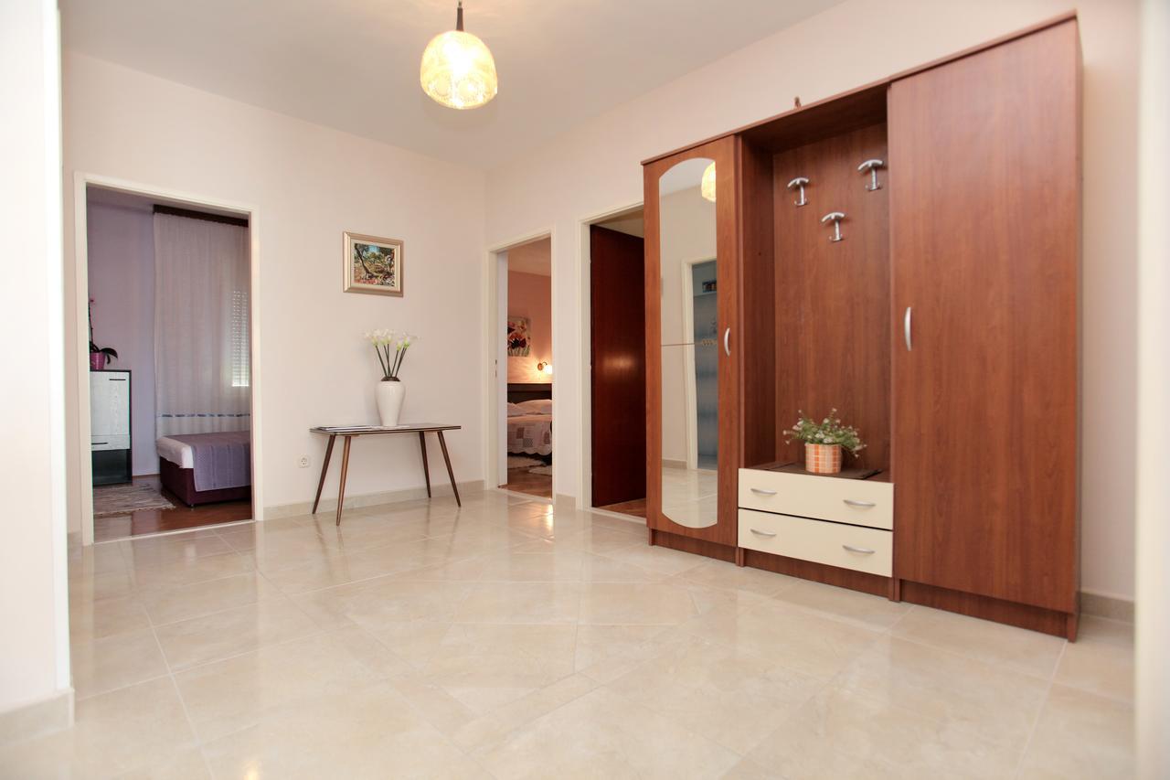Apartment Carmen Trogir Exterior photo