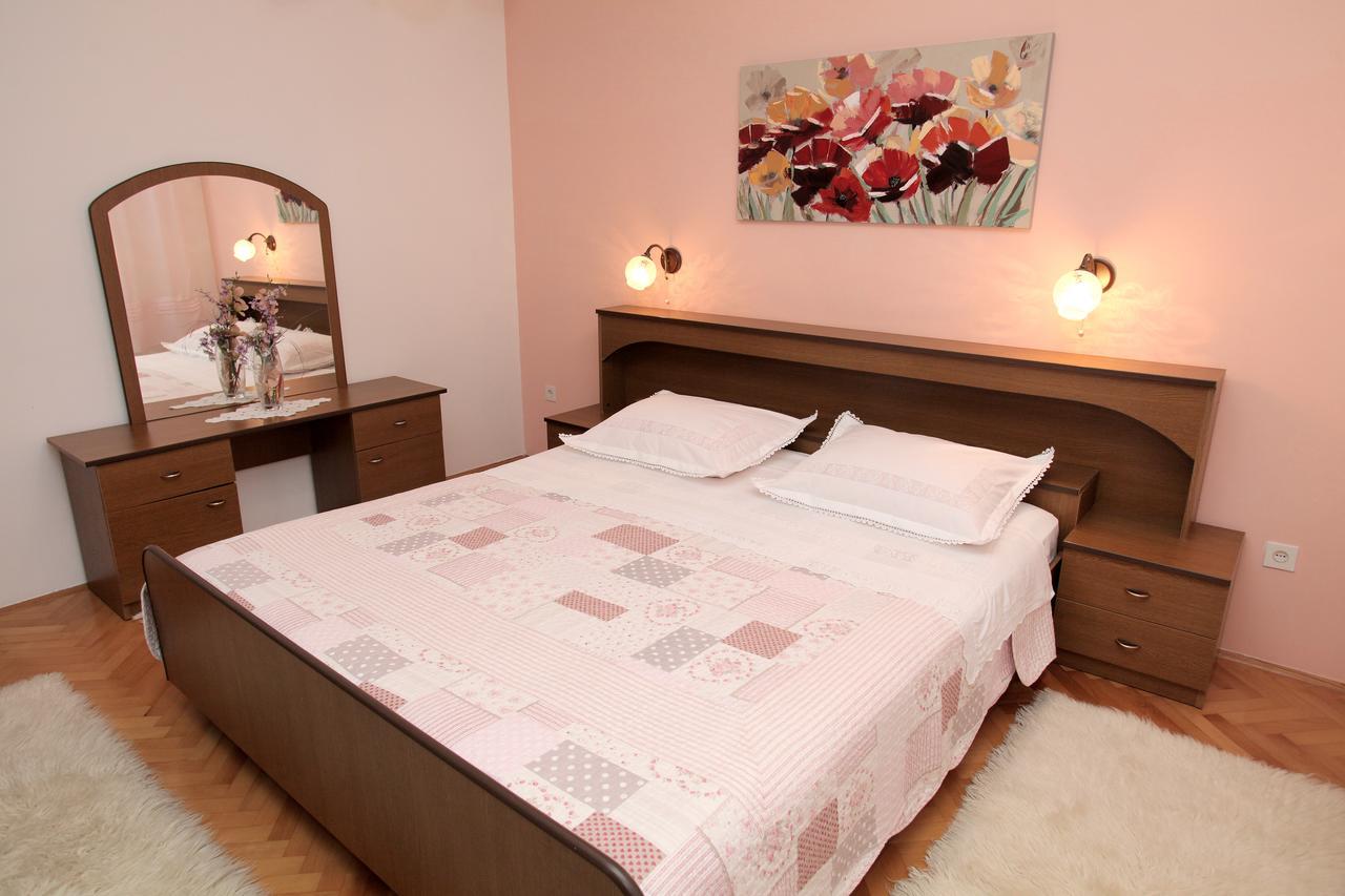 Apartment Carmen Trogir Exterior photo