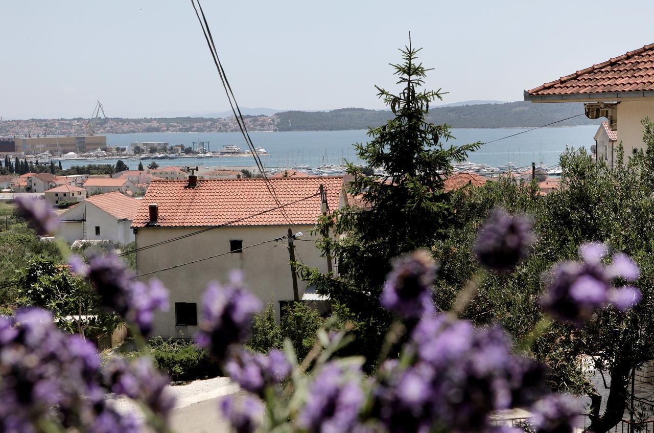 Apartment Carmen Trogir Exterior photo